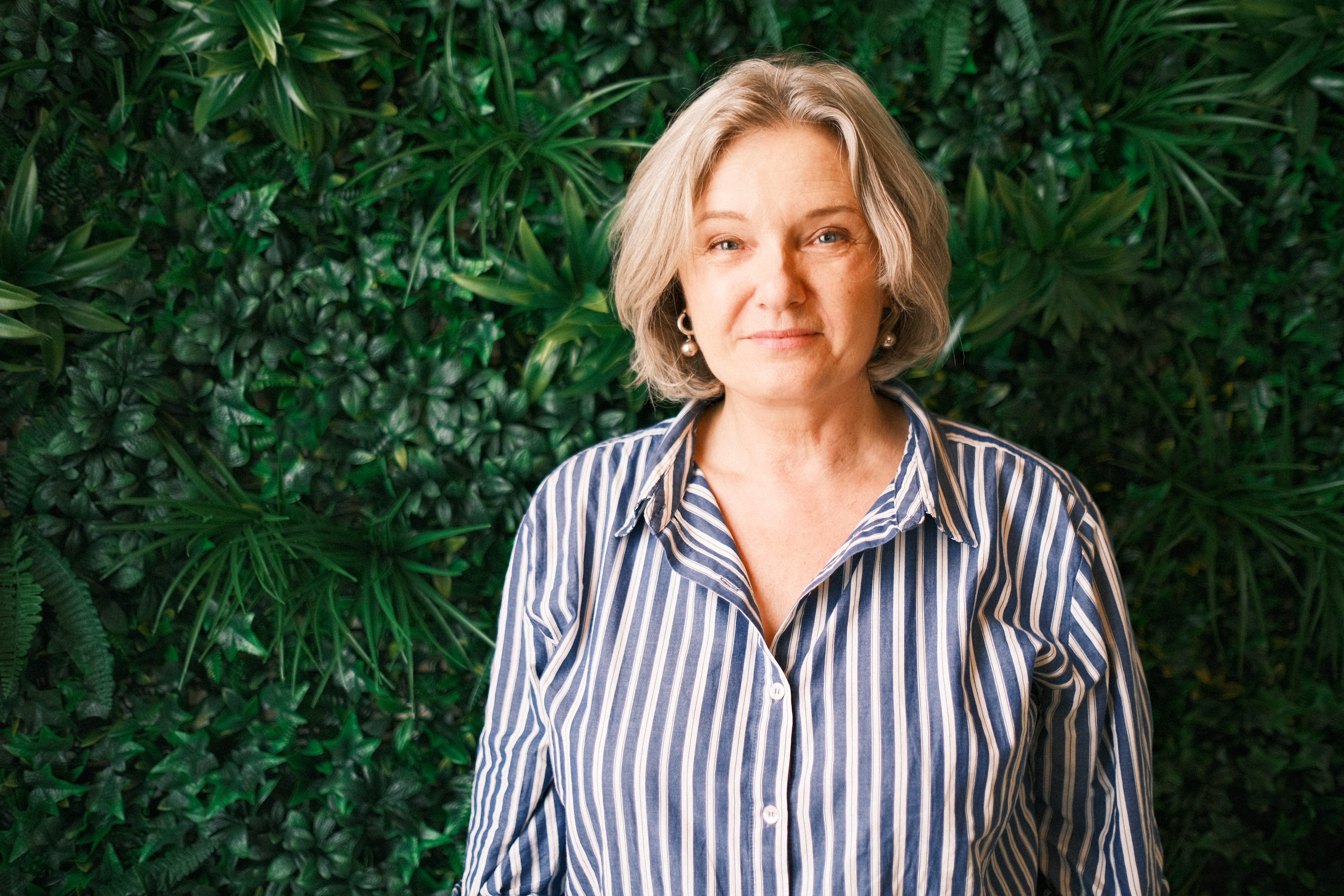 Ingrid Bjørnov kan skilte med en lang karriere, og har levd flere musikalske liv, først som halvparten av Dollie de Luxe. I høst er hun en av artistene som er med og feirer Norsk viseforums 50-årsjubileum. Foto: Thea Paulsrud