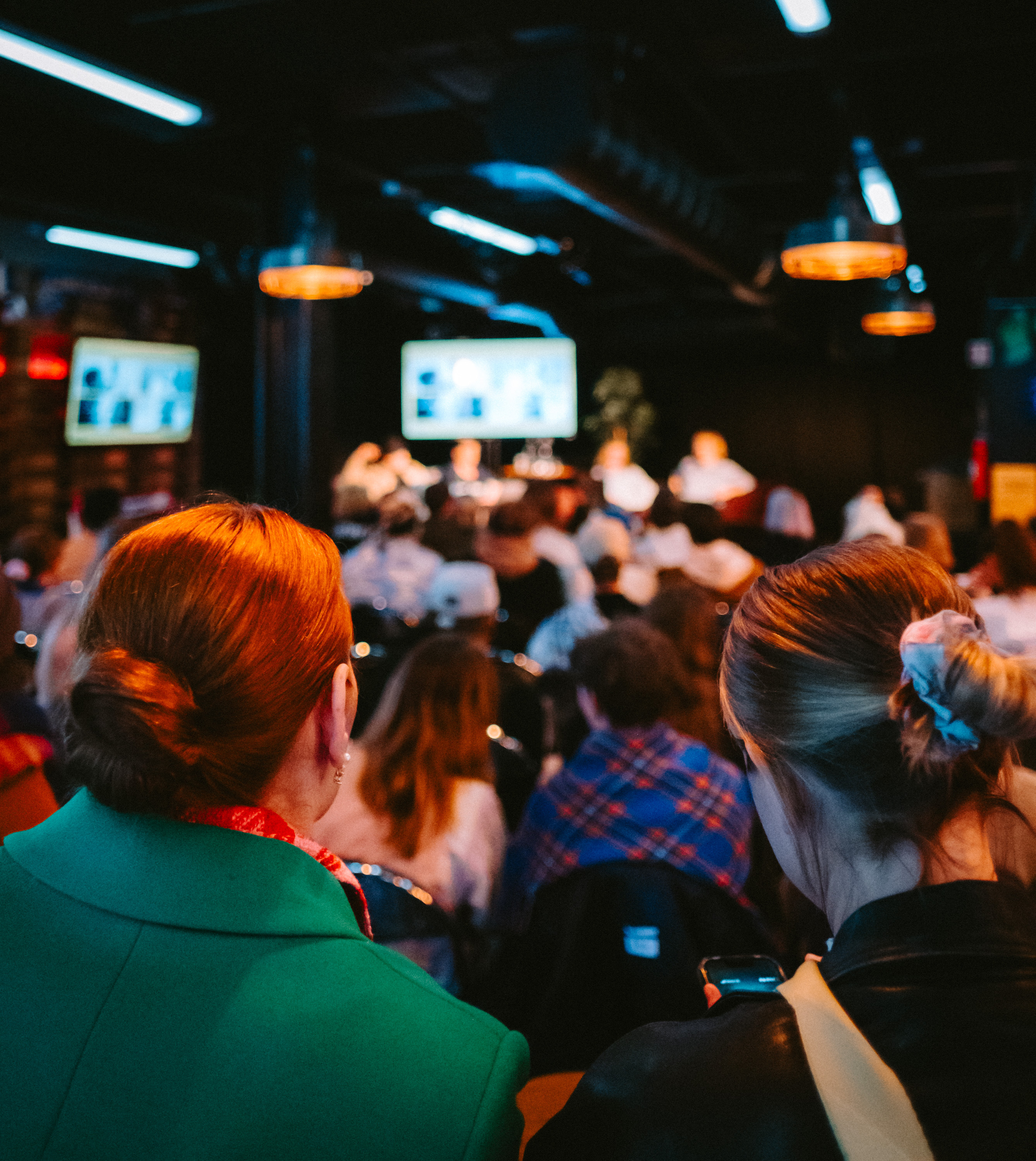 Musikkontorene inviterer til faglig påfyll og møteplasser under årets by:Larm. Bildet er fra Kontordagen 2024 på Pokalen, hvor Oslofrokosten tidligere by:Larm-år har blitt arrangert. Foto: André Nesheim