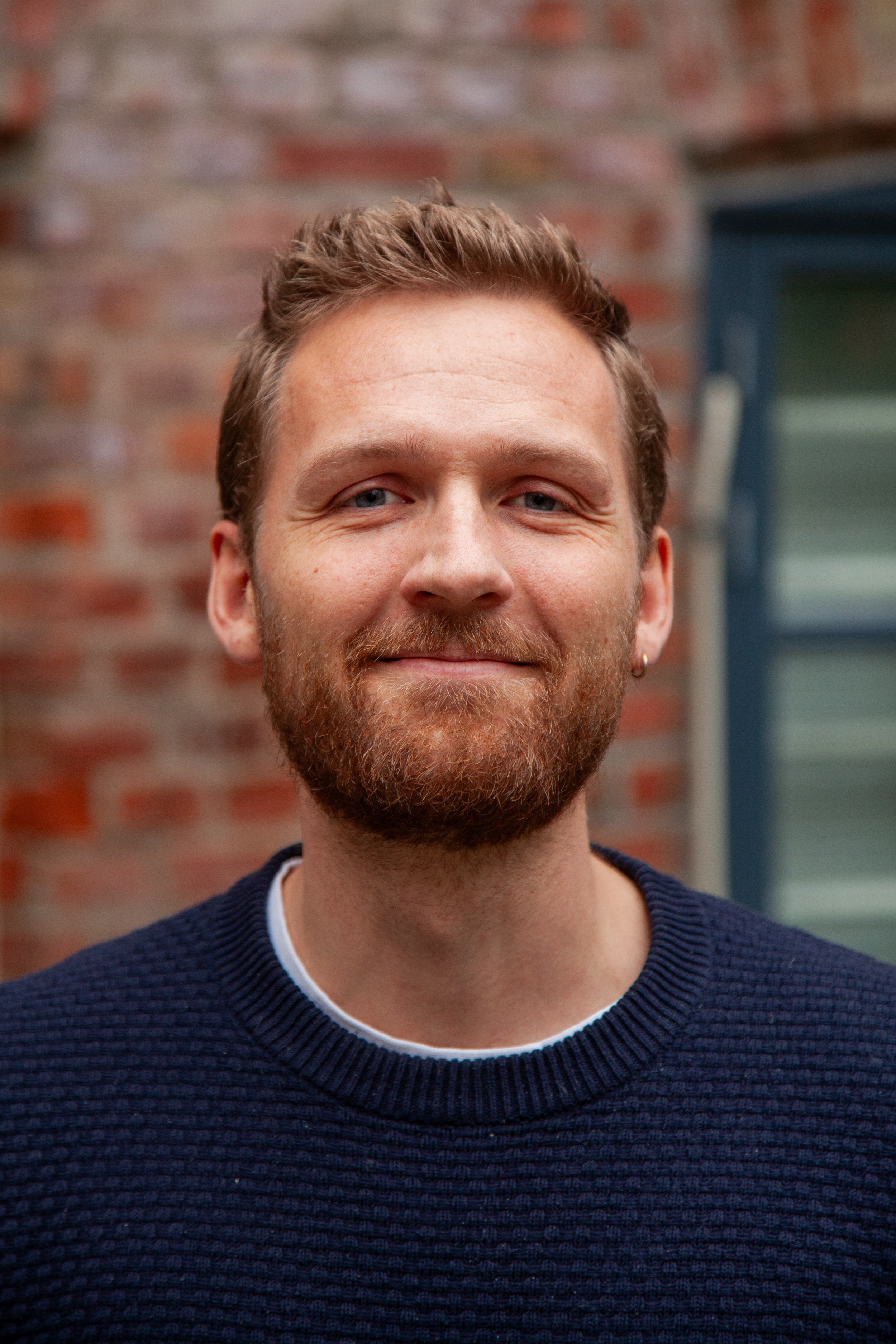 Marcus Resch Ånestad er terapeut og daglig leder for NION, som tilbyr samtaler og støtte til musikere og kulturarbeidere. Foto: Morten Noddeland