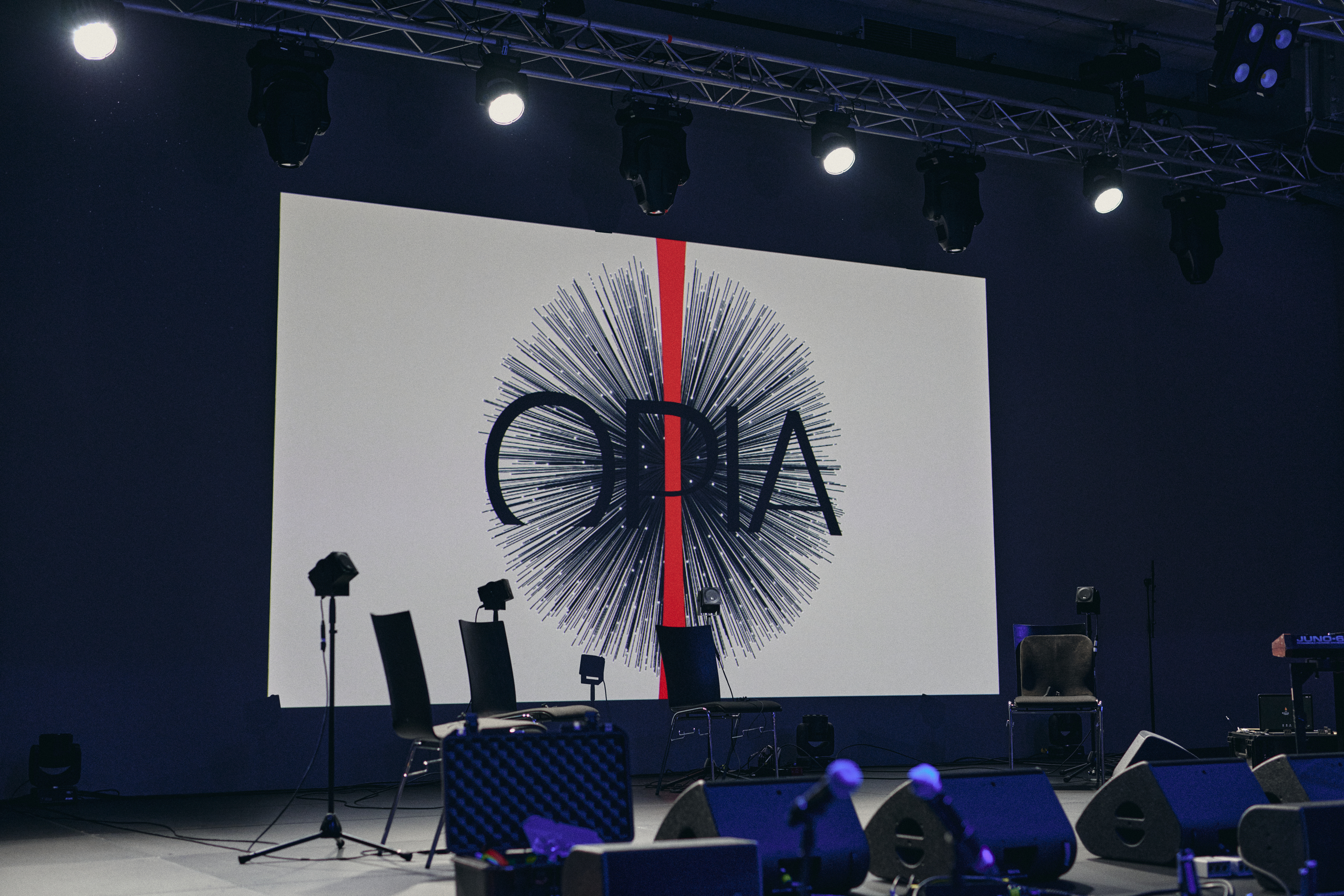 OPIA er både teamet rundt Ólafur Arnalds og navnet på fellesskapet som har vokst fram rundt musikken.