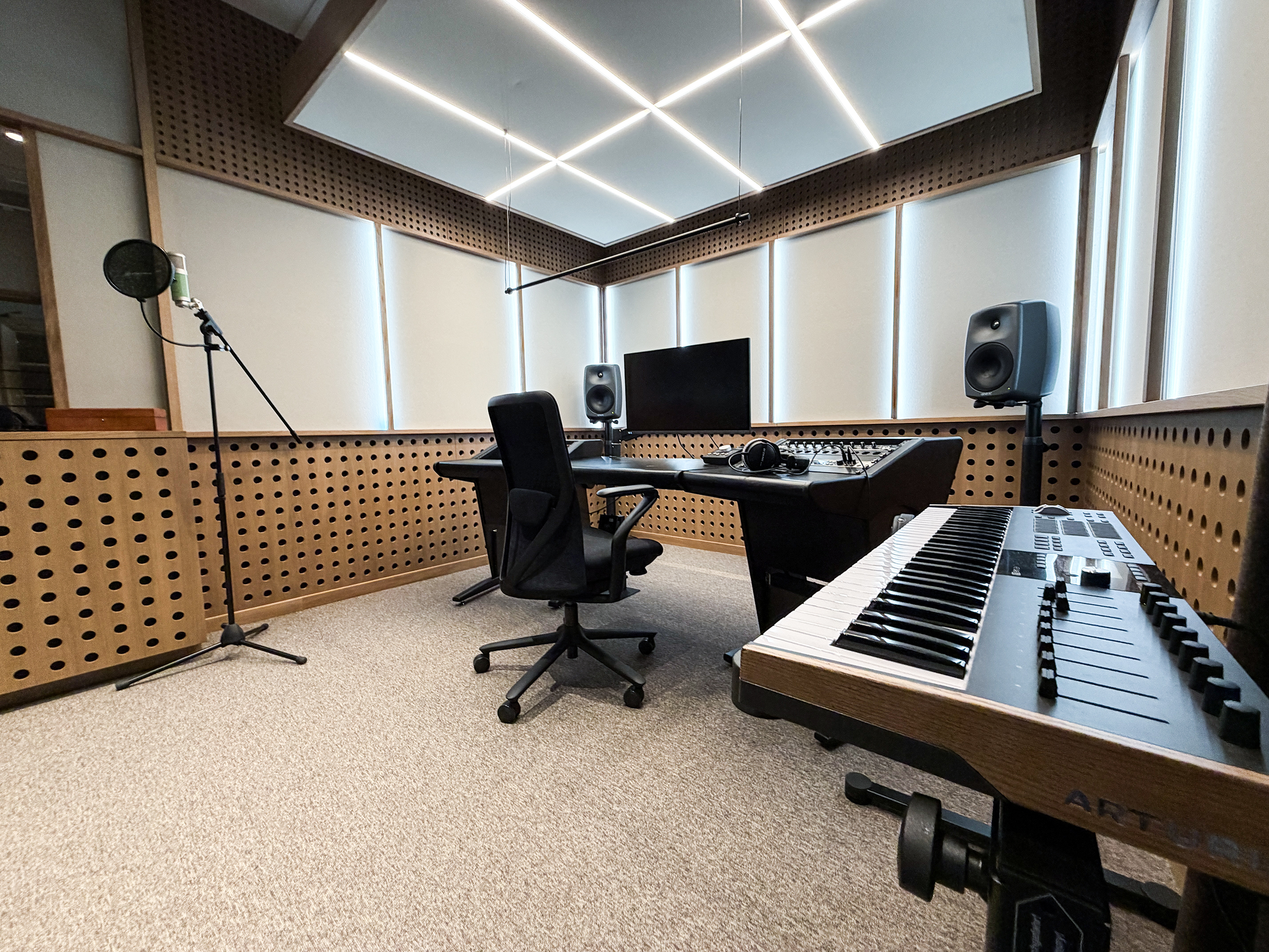 Studio 1 1