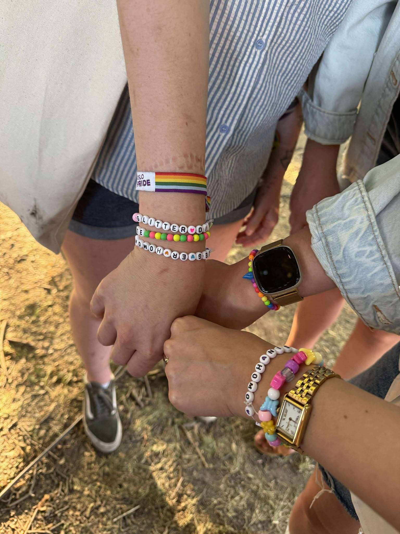 Armbånd fra pausesonen på Oslo Pride i 2025. Foto: Michelle Moland