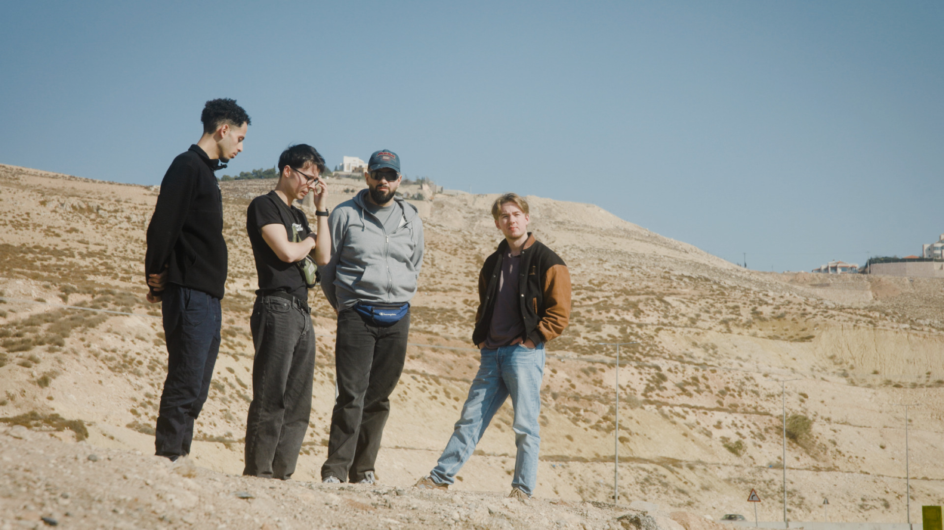 bildet viser Kjartan, Turpal, Mustafa Hasan og artisten Rohat på Vestbredden