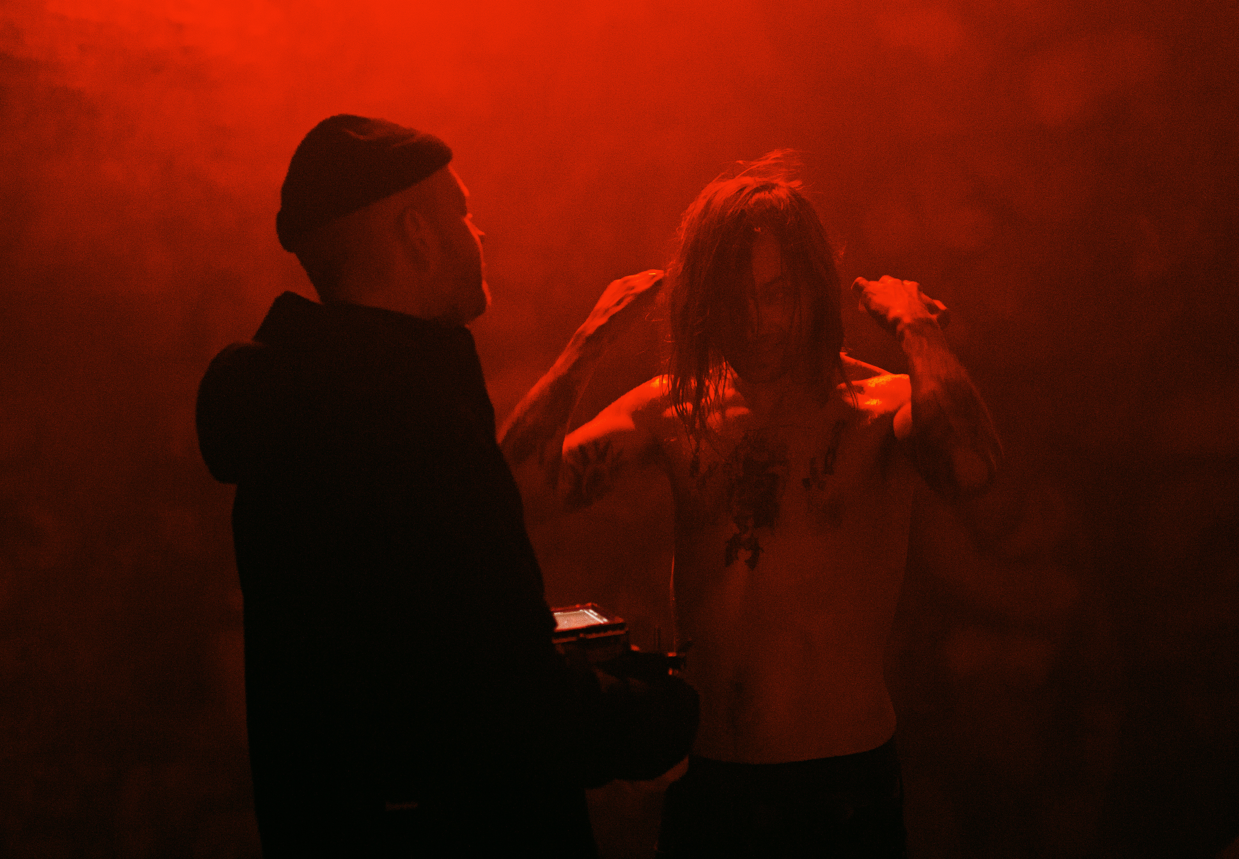 Stian Andersen sammen med Kvelertak-vokalist Ivar Nikolaisen.