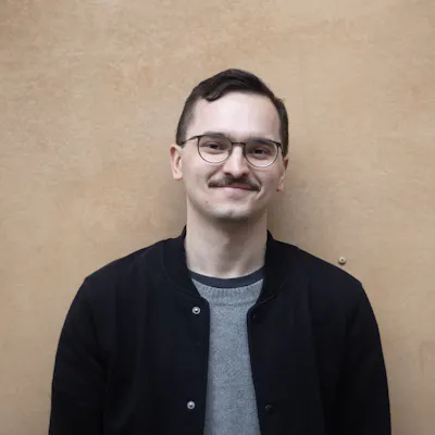 Foto av Erik Egenes, pressesjef i by:Larm, oppstilt mot vegg