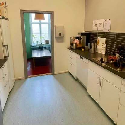 Felleskjøkken og lunsjkrok. Her kan kunstnere og musikere møtes og etablere nye tverrfaglige samarbeid over kaffekoppen. Foto: Martin Smidt