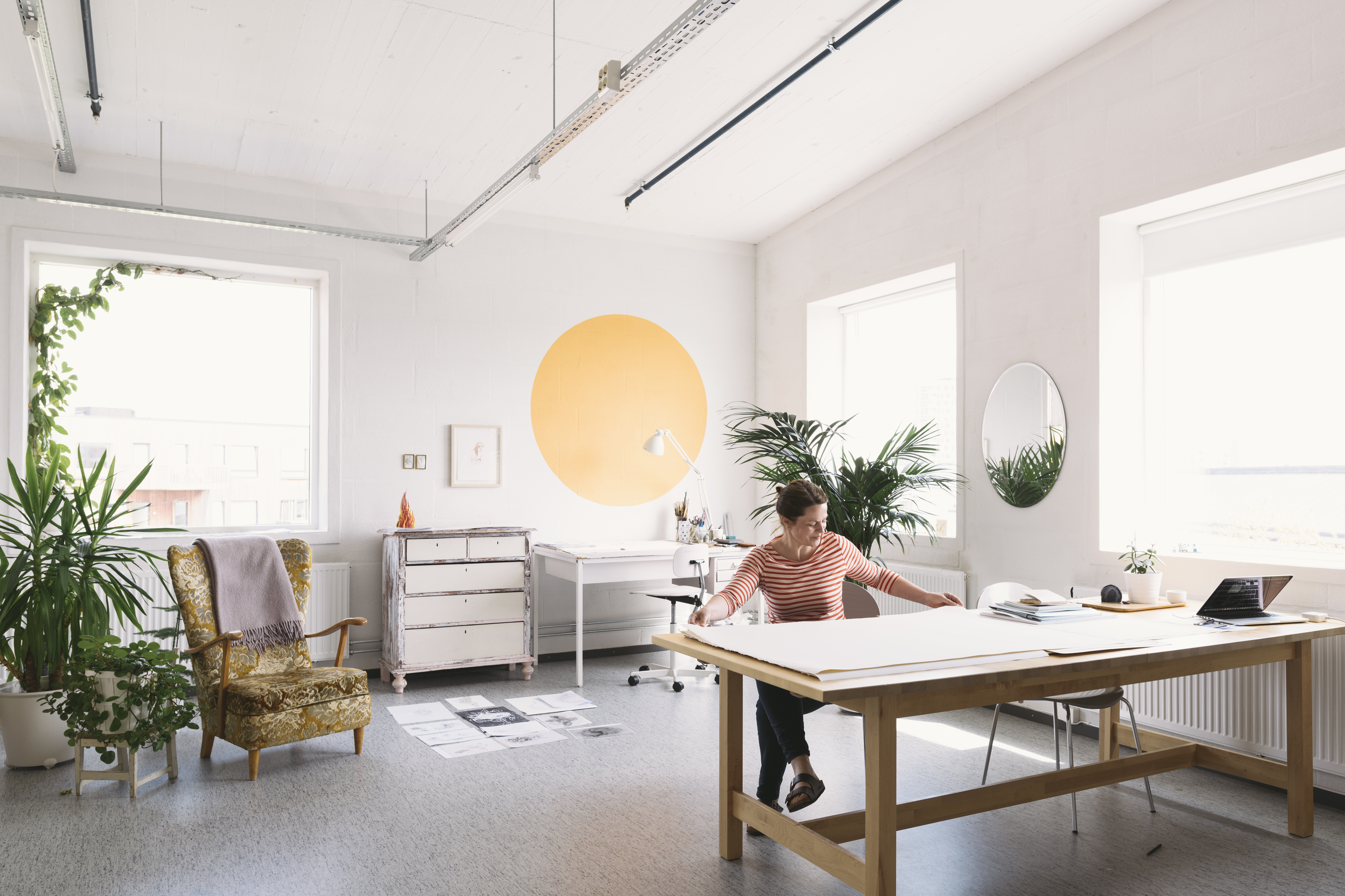 Kunstner Marit Victoria Andreassen er blant de 200 kulturarbeiderne som har sitt virke på Tou. Foto: Tommy Ellingsen