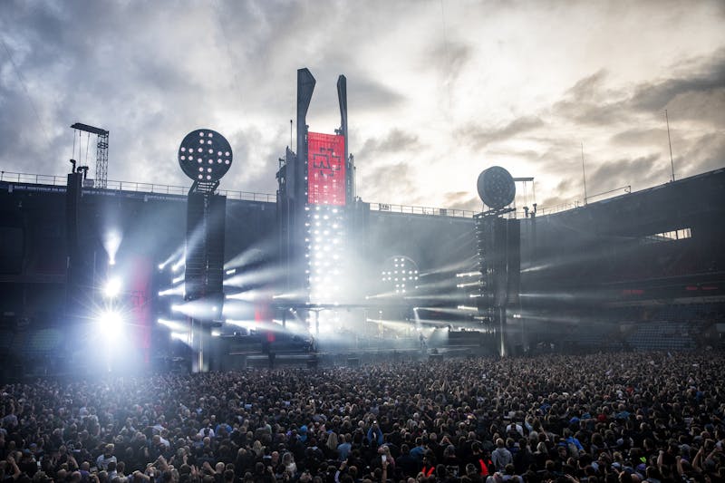 Slik så det ut da det tyske bandet Rammstein tok med seg en massiv scenerigg og enorme mengder pyro til UIlevål stadion i regi av All Things Live. Foto: Terje Dokken